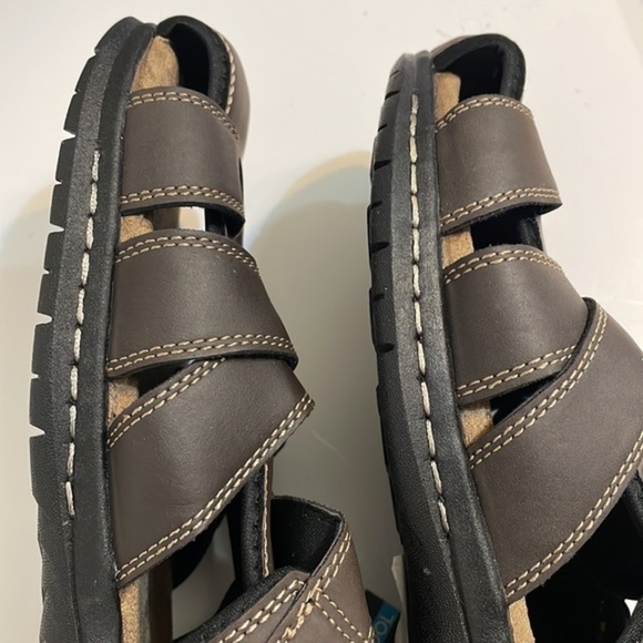 St. John's Bay Mens Felix Strap Sandals NEW Mens brown shoes Memory Foam Sz 12M - Picture 8 of 10
